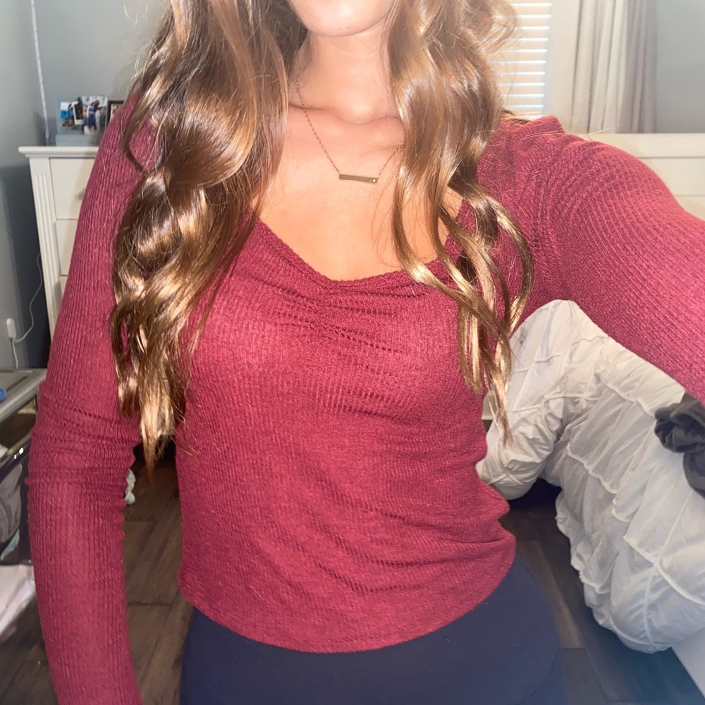 long sleeve maroon cropped shirt